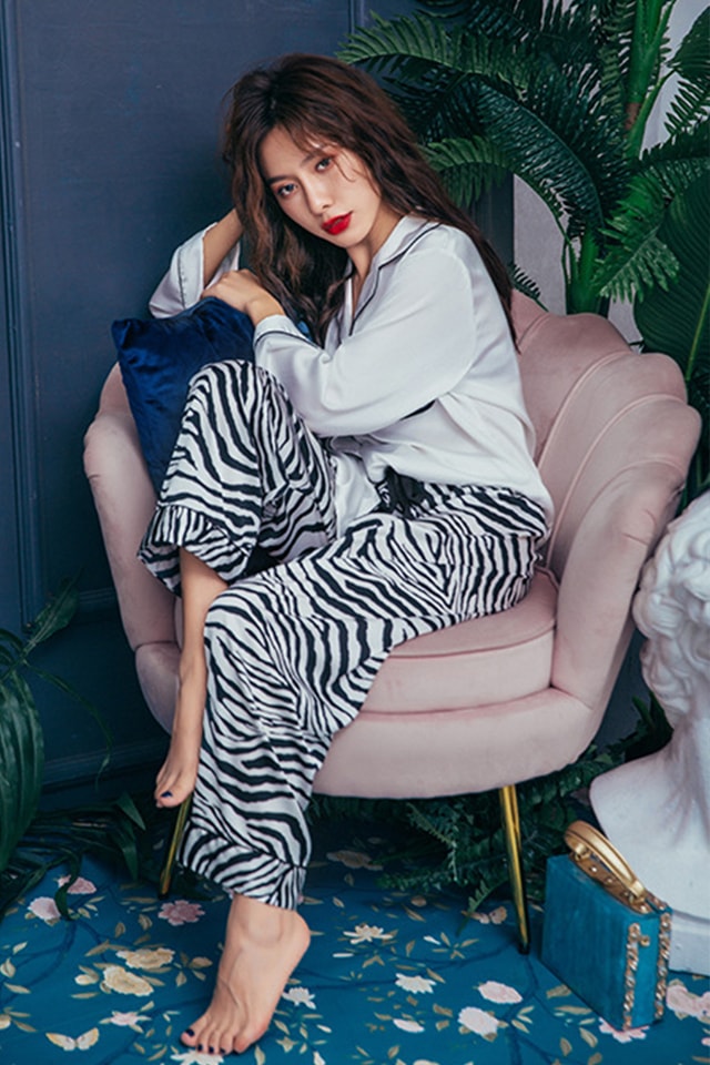 set pijama de satin cu pantaloni si camasa, have to have