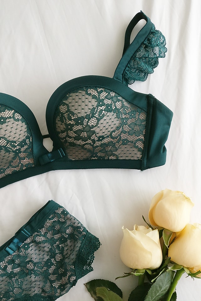lenjerie de femei, sutien cu mult push-up